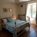 2bed House Sleeps 4 - Parking Views 3min To Town بيت للعطل كونفولين