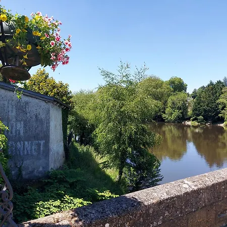 Charming Two Bedroom With Beautiful Gardens Confolens