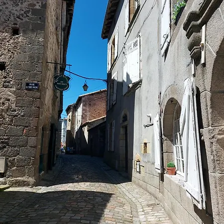 2bed House Sleeps 4 - Parking Views 3min To Town Ferienhaus
