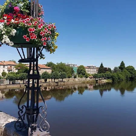 2bed House Sleeps 4 - Parking Views 3min To Town Dom wakacyjny Confolens