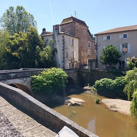 Dom wakacyjny 2bed House Sleeps 4 - Parking Views 3min To Town Confolens