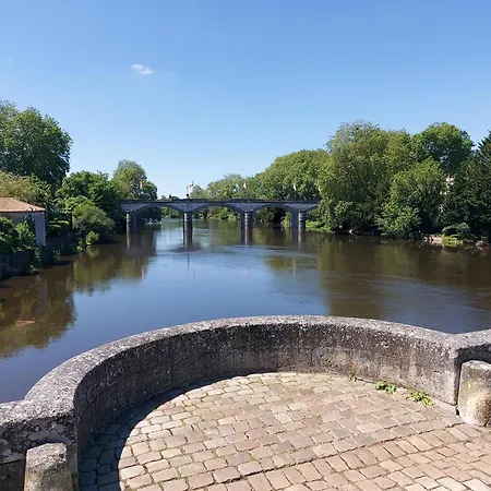 2Bed House Sleeps 4 - Views Parking 3Min To Town Confolens