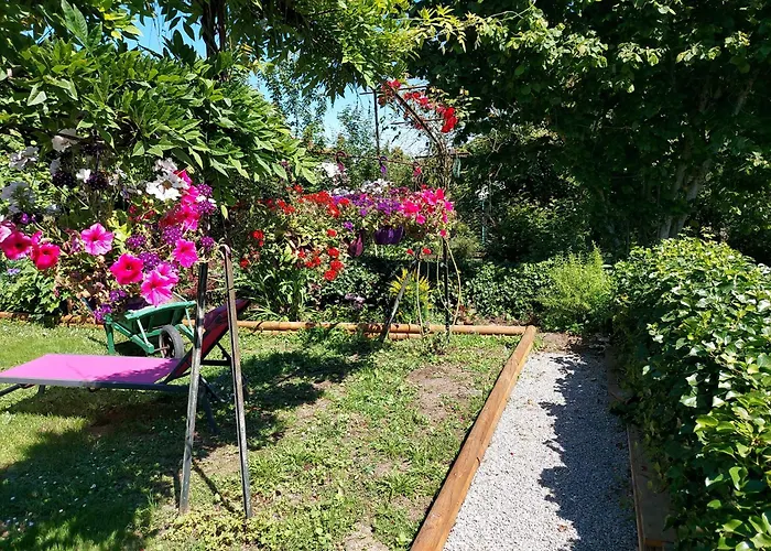 2bed House Sleeps 4 - Parking Views 3min To Town Confolens