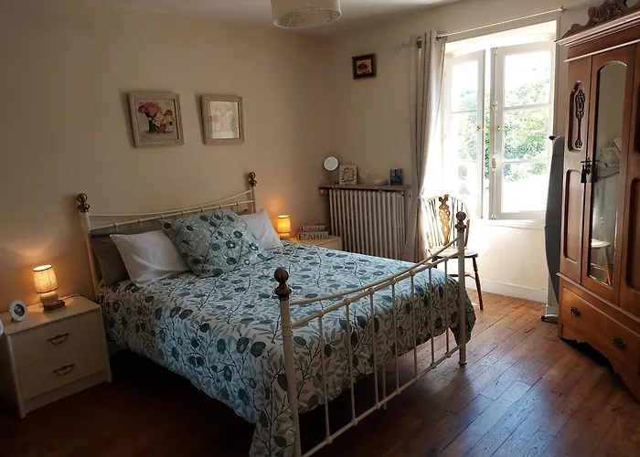 2bed House Sleeps 4 - Parking Views 3min To Town Сasa de vacaciones Confolens