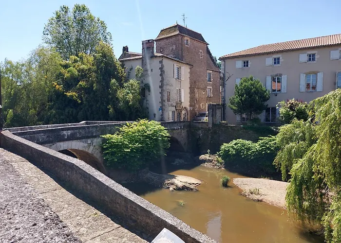 Сasa de vacaciones 2bed House Sleeps 4 - Parking Views 3min To Town Confolens