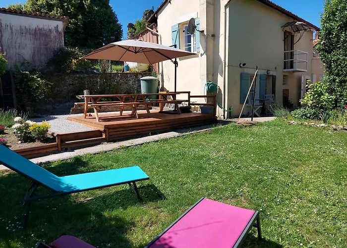 2bed House Sleeps 4 - Parking Views 3min To Town * Confolens