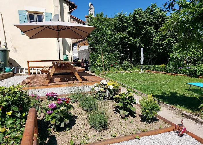 Сasa de vacaciones 2bed House Sleeps 4 - Parking Views 3min To Town Confolens